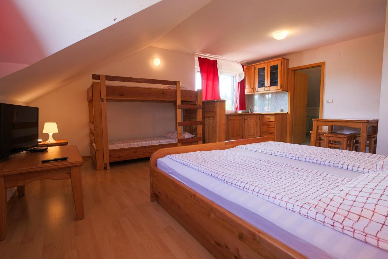 Villa Domacija Malnarjevi Villa Slavina Esterno foto